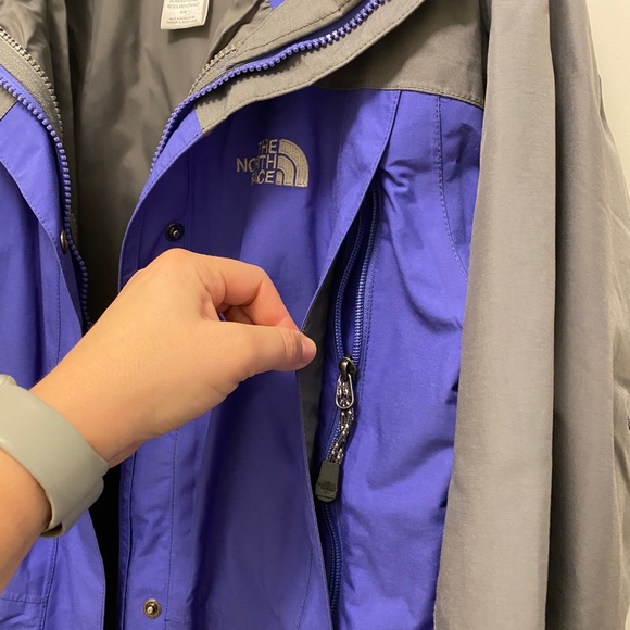 Gray/ Periwinkle North Face ski shell, size M - Picture 3 of 6